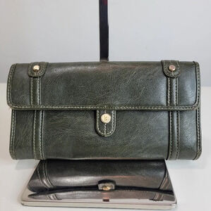 Liz Claiborne Green Faux Leather Trifold  Front Snap Button Wallet